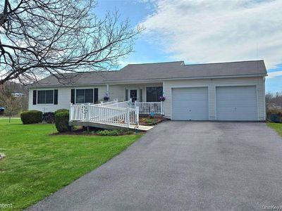 5 Meadows Ct