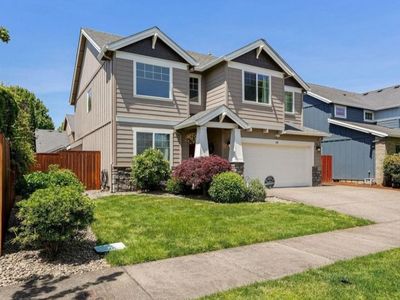 216 Churchill Downs St SE