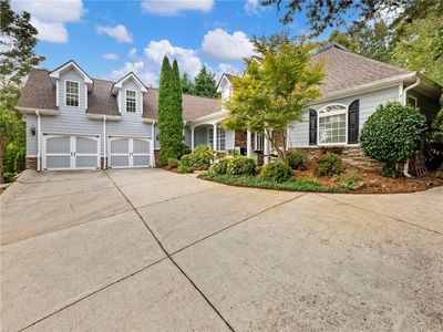 Property at 2641 Waters Edge Dr, Gainesville, GA