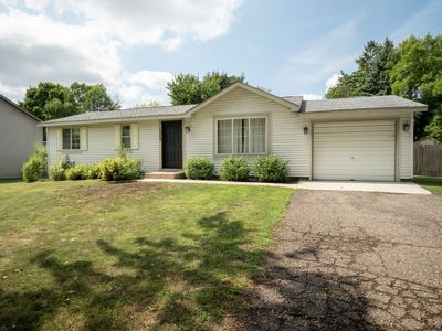 1908 E Golf Course Rd NE