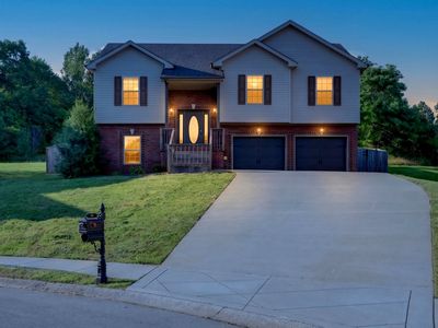 493 Comanche Ct