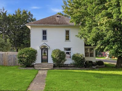 200 E North St