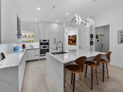 21 NE 25th Street