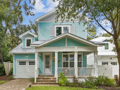 1942 Amelia Oaks Dr