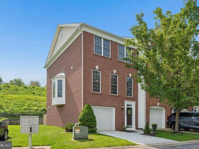 6384 Meandering Woods Ct