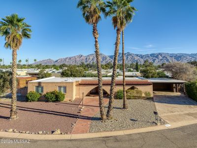 6861 E Hawthorne Cir