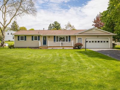 Property at 4 Dahlia Dr, Fairport, NY