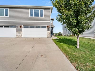 Property at 653 Prairie Blvd, Dakota Dunes, SD