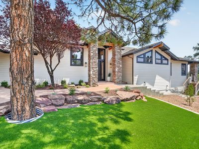 810 N Chaparral Pines Dr