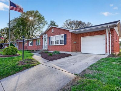 11 Elmwood Pl