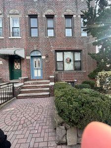 8423 14th Ave