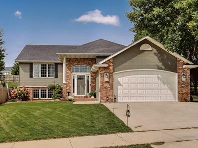 2502 Boulder Ridge Dr NW