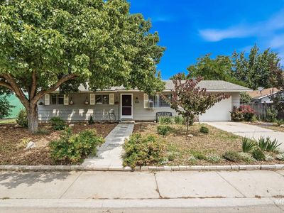 1218 W Chateau Ave