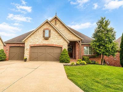 852 E Grafton Dr