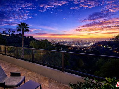 7218 Mulholland Dr