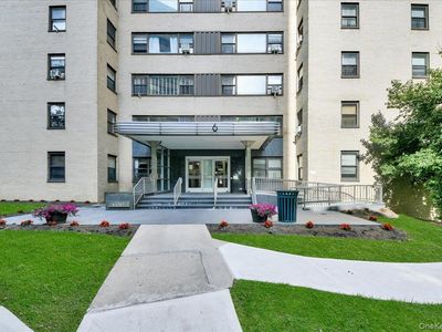 6 Fordham Hill Oval #10A