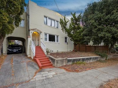208 Ridgeway Ave