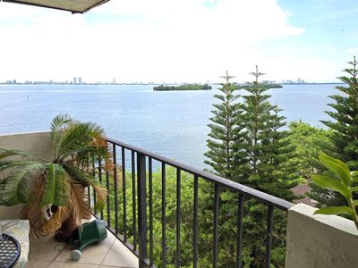 7795 NE Bayshore Court #502