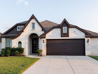 324 W Milas Ln