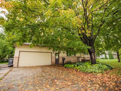 315 W 10th St