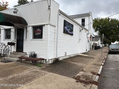 1100 Ash St