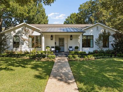 560 Northlake Dr