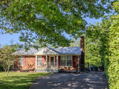 411 Lancelot Ln