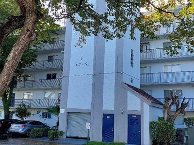 8710 N Sherman Cir APT 403