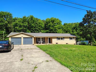 Property at 213 Lakeview Dr, Harrisburg, NC