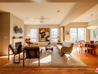 1176 Wellesley Ave #Penthouse 2