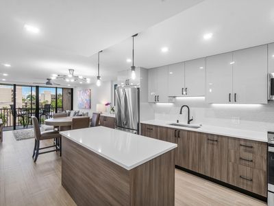 4 Royal Palm Way #4020