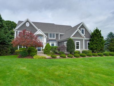 4 Nipmuc Ln