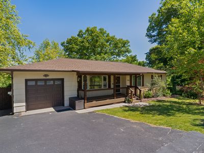 3900 Laird Ln