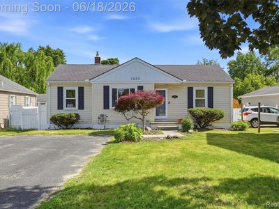 3829 W Auburn Rd