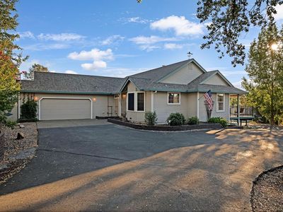 3841 Sunshine Ln