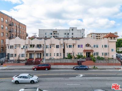 2214 W 8th St