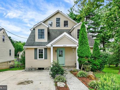 1921 Oak Dr