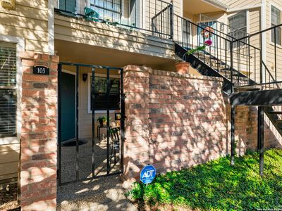 11610 Vance Jackson #105