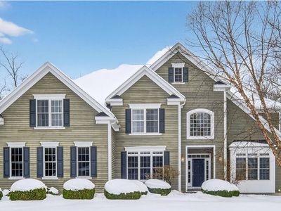 55 Whispering Pines Dr