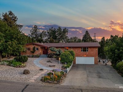 2745 E Starlington Dr
