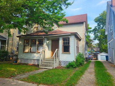 722 Forest St