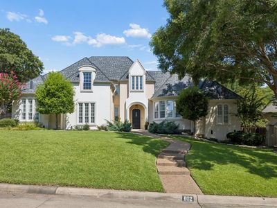 902 Independence Pkwy