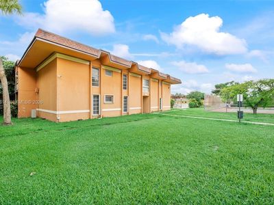 9445 SW 76th St APT U4