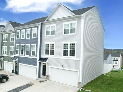 320 Bay St