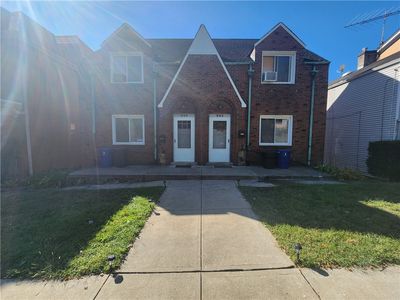 244-246 E Meyers St