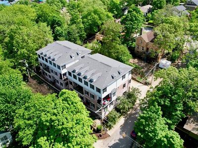 29 W Louise St