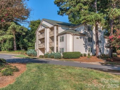 1052 Churchill Downs Ct