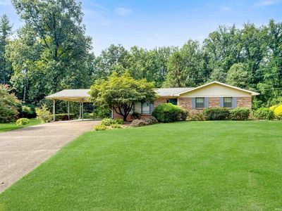 653 Greenview Dr