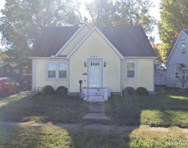 Property at 3019 Forest Dr, Alton, IL