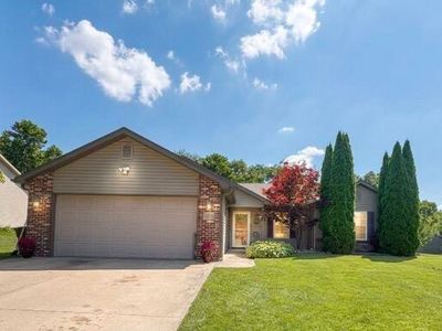 6350 Brooke Dr